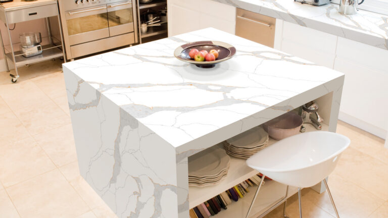 7070 calacatta versailles int2