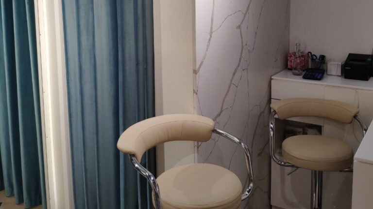 7400 calacatta dauphine int1